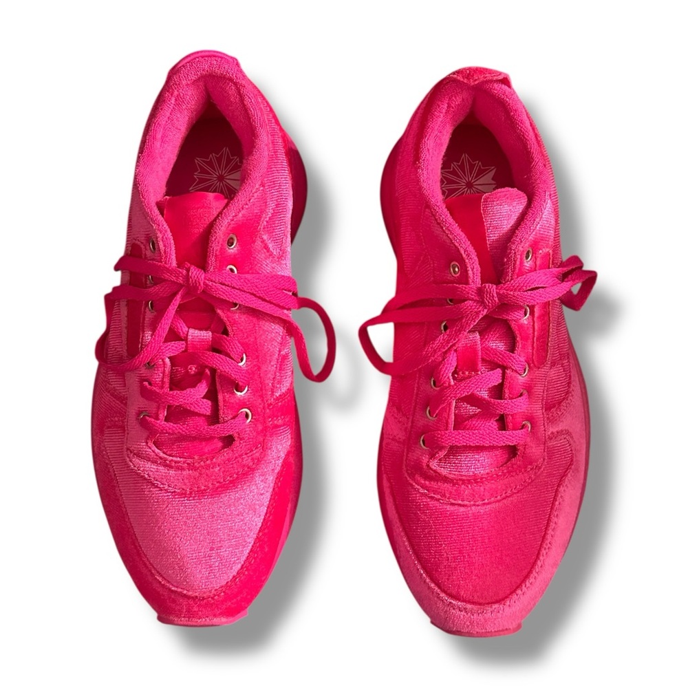 Women’s Reebok X Juicy Couture Classic Leather Sneakers - Picture 2 of 7